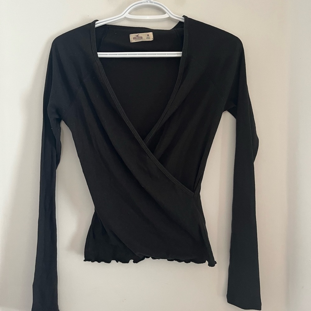 Hollister Black Wrap V-Neck - 8/10 Condition